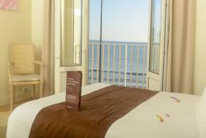hotel-cerise-le-grand-hotel-de-la-plage-royan-chambre-double-vue-mer (21).jpg
